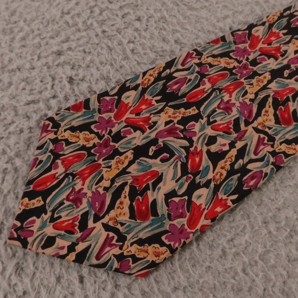 LT‎ Designs Tie Red Purple Tulips Cotton Silk Italy Hand Made Bloomingdales 4"